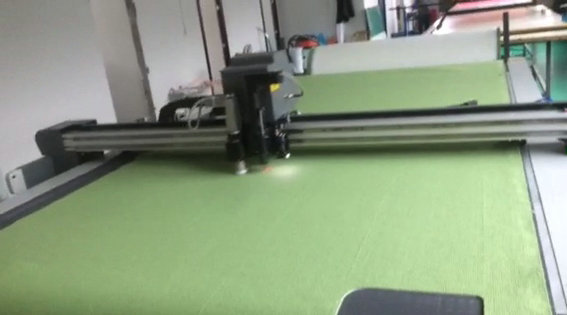 地毯高速精準裁剪